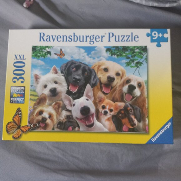 Ravensburger 300 Piece Dog Puzzle - Picture 1 of 6